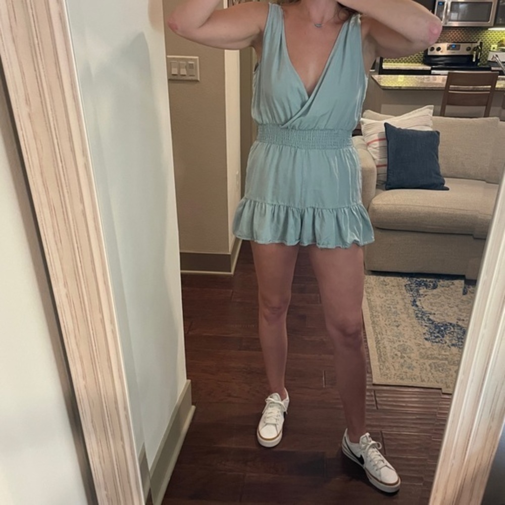 Love Tree Ruffled Hem Sleeveless Romper (Size Medium) Light Blue